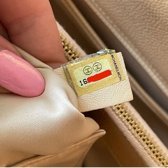 Chanel classic beige caviar grand shopping tote GST shoulder bag - Picture 9 of 13